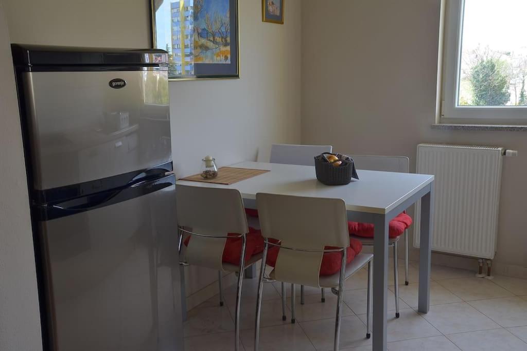 Apartman Ana Pula - Calm, Free Parking, Close To Center Экстерьер фото