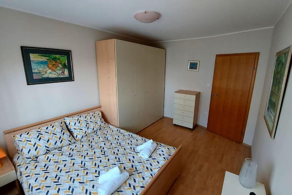 Apartman Ana Pula - Calm, Free Parking, Close To Center Экстерьер фото